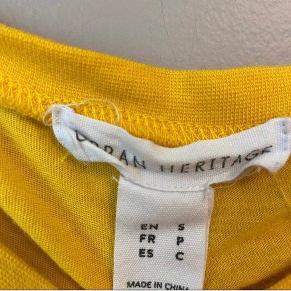 ✨3/$20✨ Urban Heritage Women’s Yellow Short Sleeve Top - Picture 2 of 7